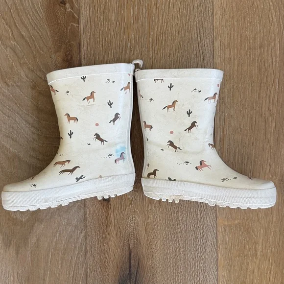 Rylee + Cru Rainboots Kids Size 8 in Blush Horse Print - Picture 5 of 5